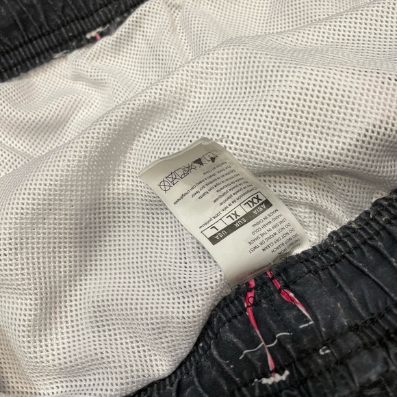 MEN'S BLACK SWIM SHORTS WITH PELICANS GRAPHIC SIZE L - Picture 9 of 9